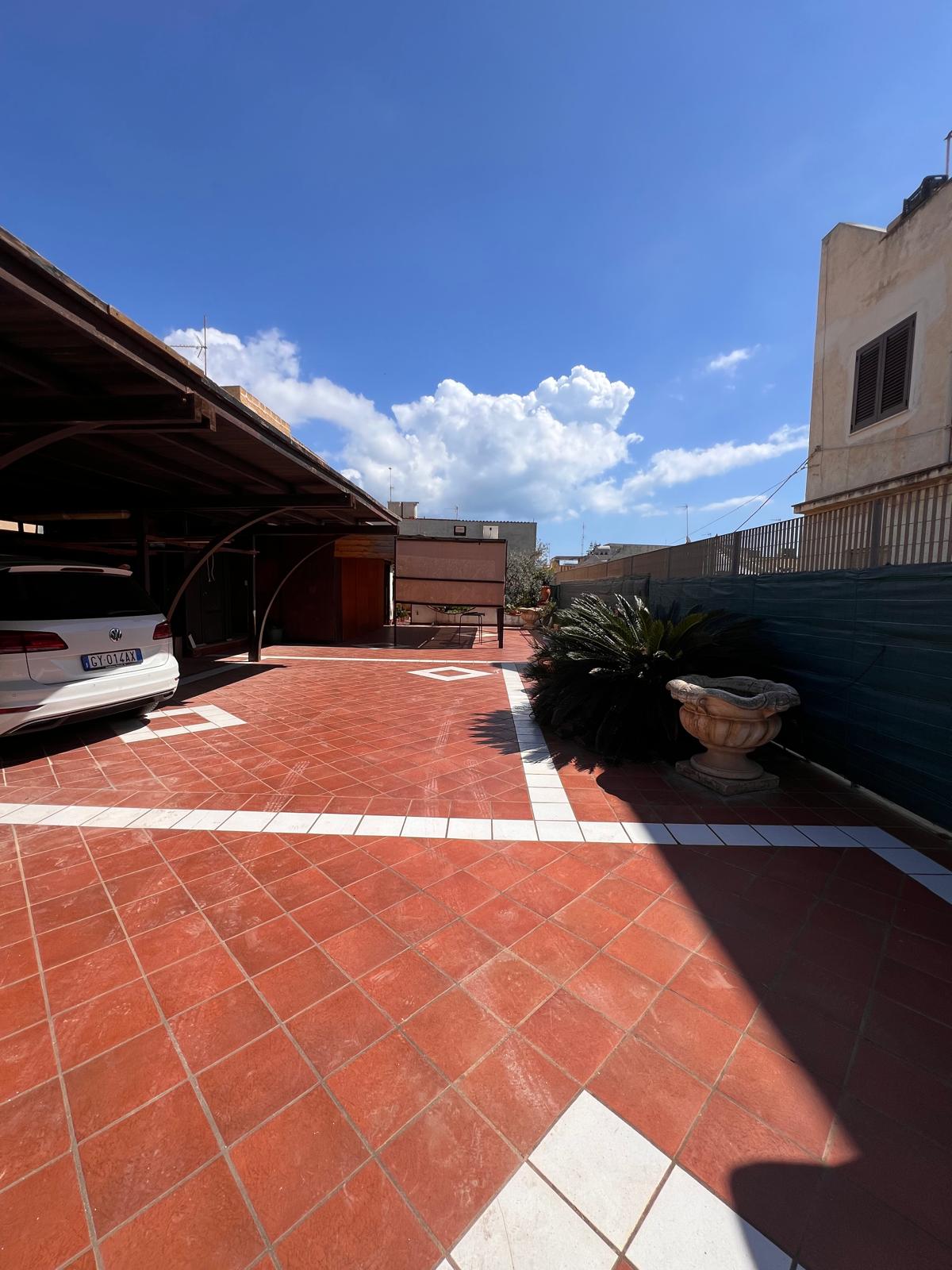 Casa indipendente con giardino e terreno, Tre Fontane 15