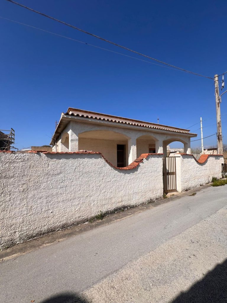 Villetta indipendente a Tre Fontane 138° Ovest