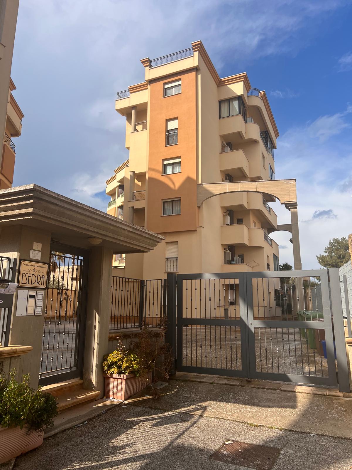 Ampio appartamento a Campobello di Mazara, Via Umberto I 22