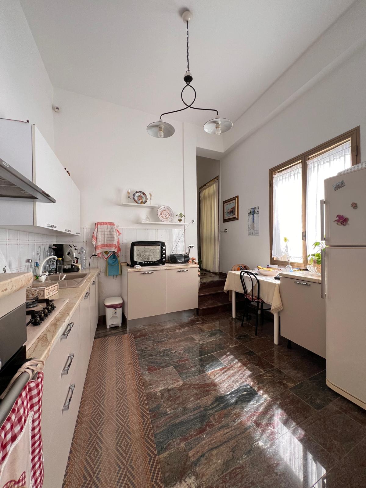 Casa indipendente con giardino e terreno, Tre Fontane 3