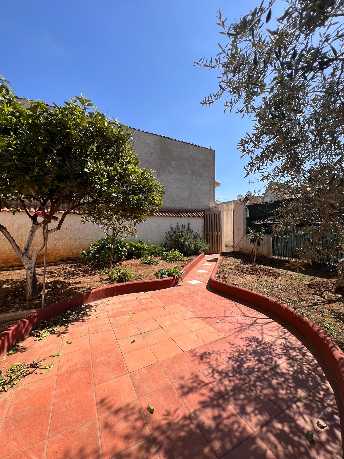 Casa indipendente con giardino e terreno, Tre Fontane 16