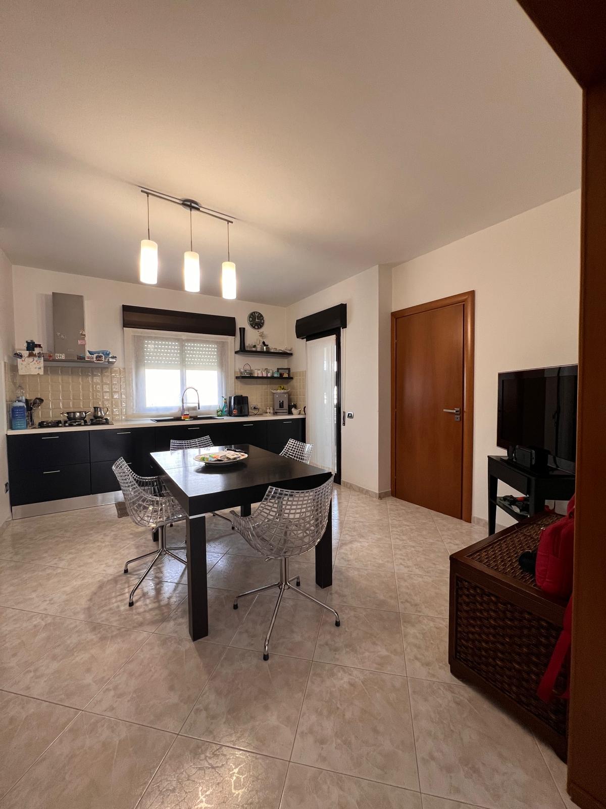 Ampio appartamento a Campobello di Mazara, Via Umberto I 8