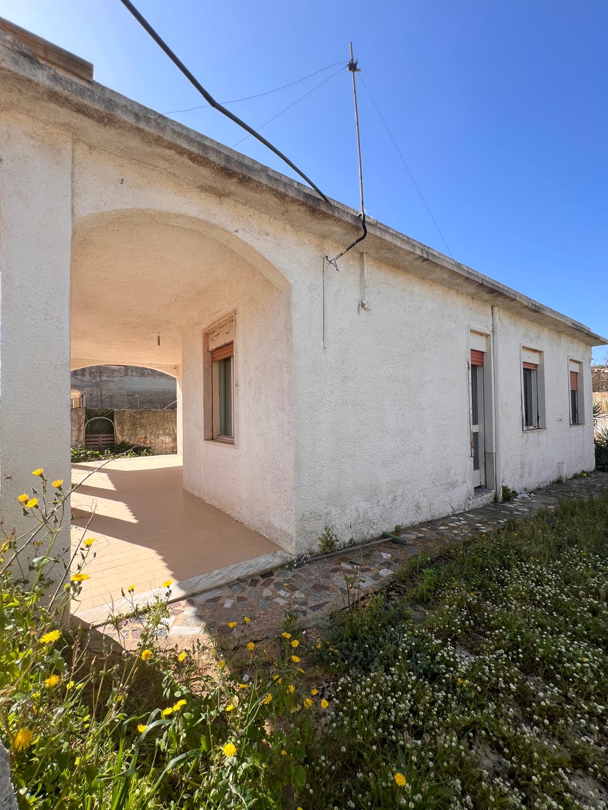 Villetta indipendente a Tre Fontane 138° Ovest 4