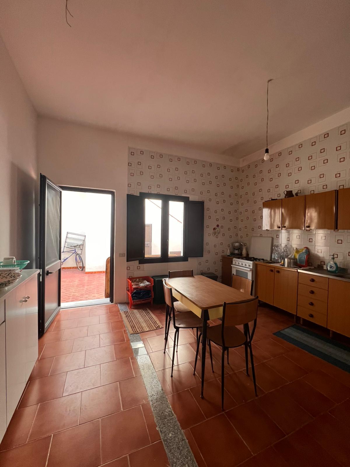 immobili a Tre Fontane nella 43° Est 3