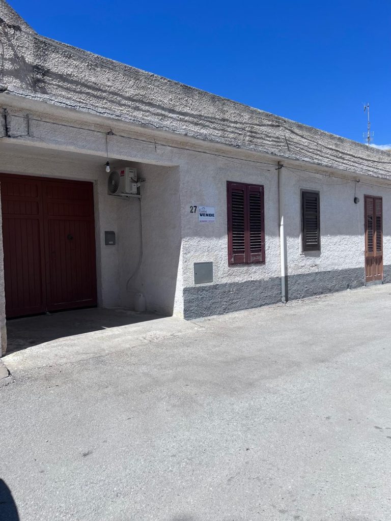 Casa a Tre Fontane a soli 200 mt dalla spiaggia